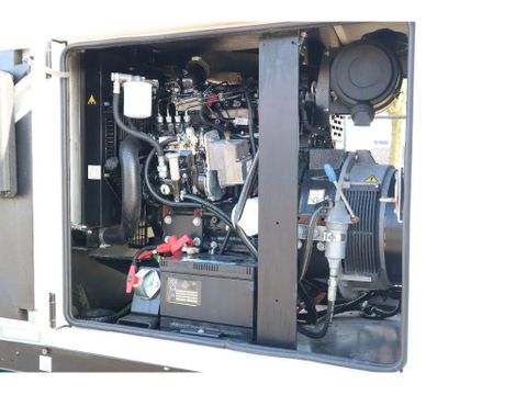 SDMO
R44C3 | 44 KVA | GOOD WORKING | Hulleman Trucks [6]
