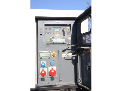 SDMO
R44C3 | 44 KVA | GOOD WORKING | Hulleman Trucks [8]