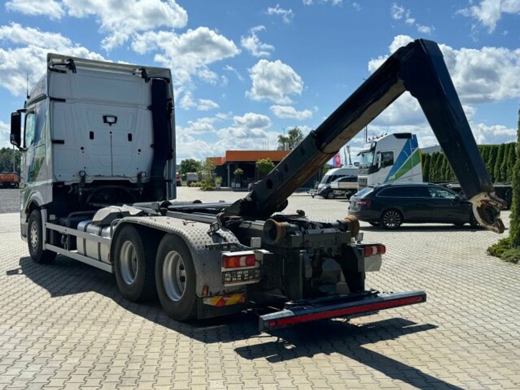 Mercedes-Benz  (12)