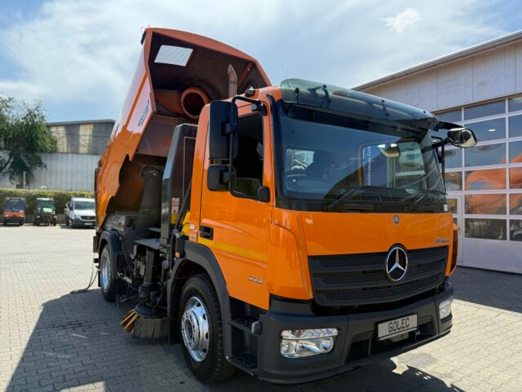 Mercedes-Benz  (2)