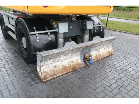 Liebherr
A916 LITRONIC | ROTOTILT | BUCKET | DOZERBLADE | Hulleman Trucks [10]