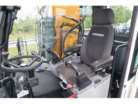 Liebherr
A916 LITRONIC | ROTOTILT | BUCKET | DOZERBLADE | Hulleman Trucks [15]