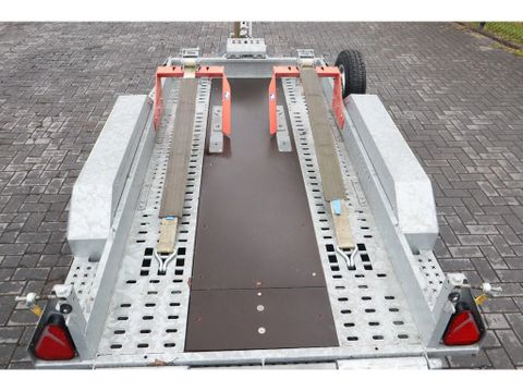 Brian James
DIGGER PLANT 2700 KG | TANDEM AXLE | MACHINE TRANSPORT | Hulleman Trucks [13]