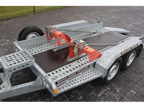 Brian James
DIGGER PLANT 2700 KG | TANDEM AXLE | MACHINE TRANSPORT | Hulleman Trucks [14]