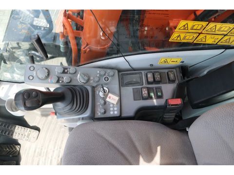 Hitachi
ZX 140 W-5B | TILT QC | BUCKET | DOZER BLADE | DUTCH REG. | Hulleman Trucks [18]