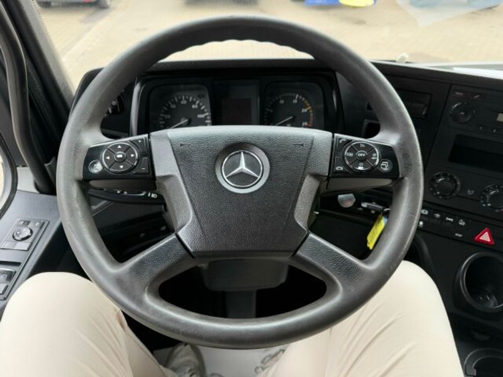 Mercedes-Benz  (9)