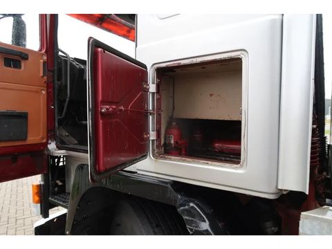 Volvo F12-360 - Classic truck - Horse truck | Companjen Bedrijfswagens BV [12]