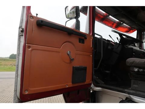 Volvo F12-360 - Classic truck - Horse truck | Companjen Bedrijfswagens BV [13]