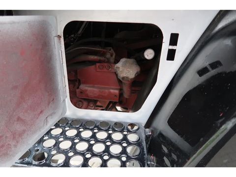 Volvo F12-360 - Classic truck - Horse truck | Companjen Bedrijfswagens BV [14]