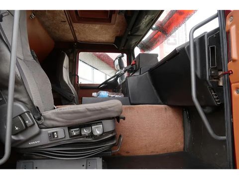 Volvo F12-360 - Classic truck - Horse truck | Companjen Bedrijfswagens BV [19]