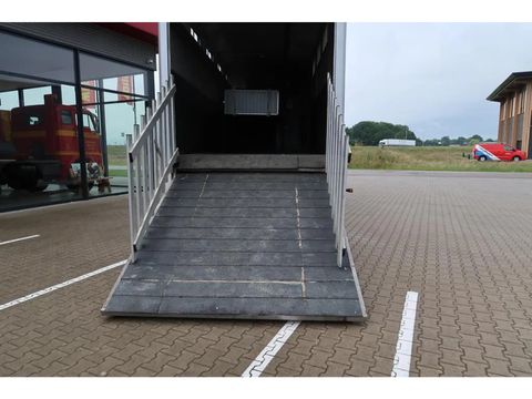 Volvo F12-360 - Classic truck - Horse truck | Companjen Bedrijfswagens BV [36]