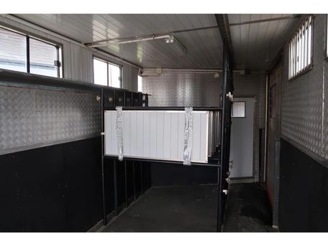 Volvo F12-360 - Classic truck - Horse truck | Companjen Bedrijfswagens BV [38]
