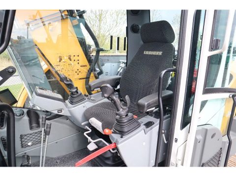 Liebherr
R914 COMPACT S | ROTOTILT | 3X BUCKET | DOZERBLADE | Hulleman Trucks [16]