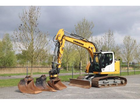 Liebherr
R914 COMPACT S | ROTOTILT | 3X BUCKET | DOZERBLADE | Hulleman Trucks [2]
