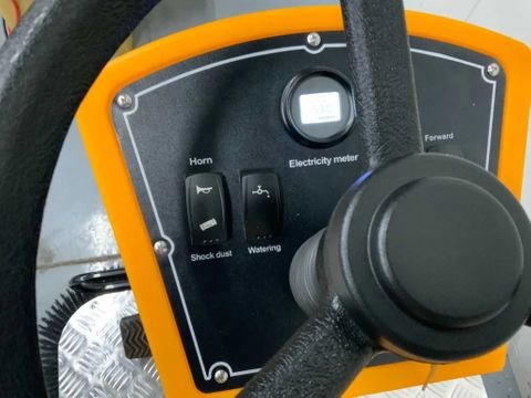 JCB B4 | Used Machinery Trading B.V. [8]