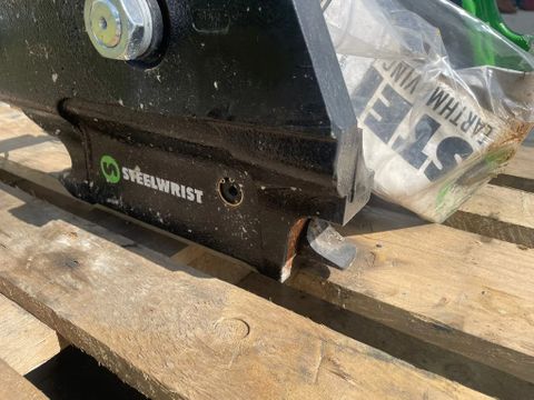 STEELWRIST
QC S40 FPL | QUICK COUPLER | 2 - 6 TON | NEW / UNUSED | Hulleman Trucks [7]