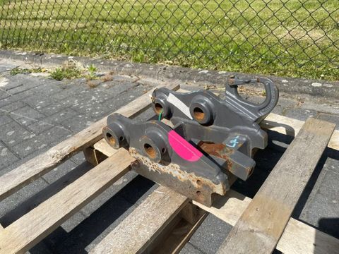 SMP
S60 | HALF-AUTO QUICK COUPLER | SNELWISSEL | VOLVO EC18 | Hulleman Trucks [1]