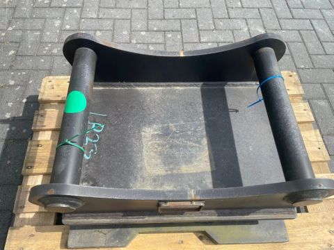 HK Spesialisten
S70 | ADAPTER PLATE | DEMAREC DRG 28 / 36 / MQP 25 | Hulleman Trucks [4]