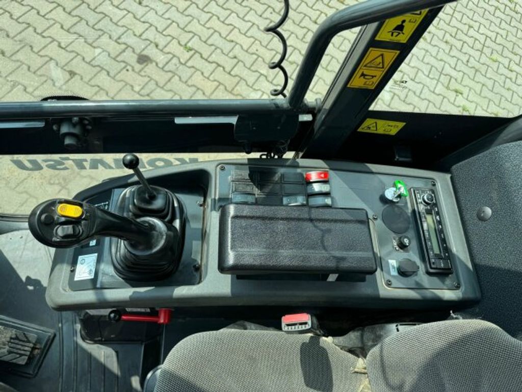 Komatsu  (9)