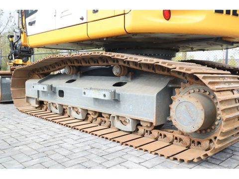 Liebherr
R914 COMPACT S | ROTOTILT | 3X BUCKET | DOZERBLADE | Hulleman Trucks [8]