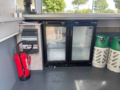 Seico Snackwagen/Frietkar/Foodtrailer INCLUSIEF Koelkast Frituurpan Afzuiging ENZ | Van Nierop BV [10]