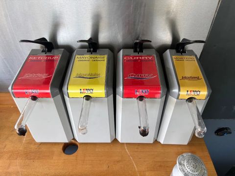 Seico Snackwagen/Frietkar/Foodtrailer INCLUSIEF Koelkast Frituurpan Afzuiging ENZ | Van Nierop BV [14]