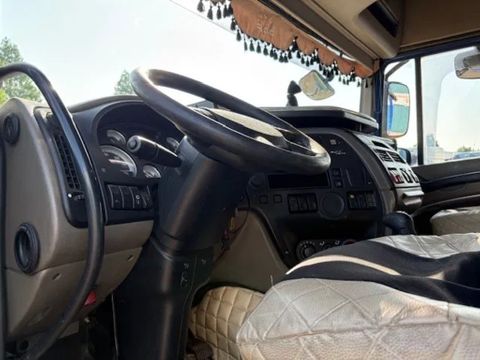 DAF ATE SPACECAB (ZF16 MANUAL GEARBOX / HYDRAULIC KIT / P.T.O. / ADR-VLG / FULL SPOILERSET / FRIDGE) | Engel Trucks B.V. [7]