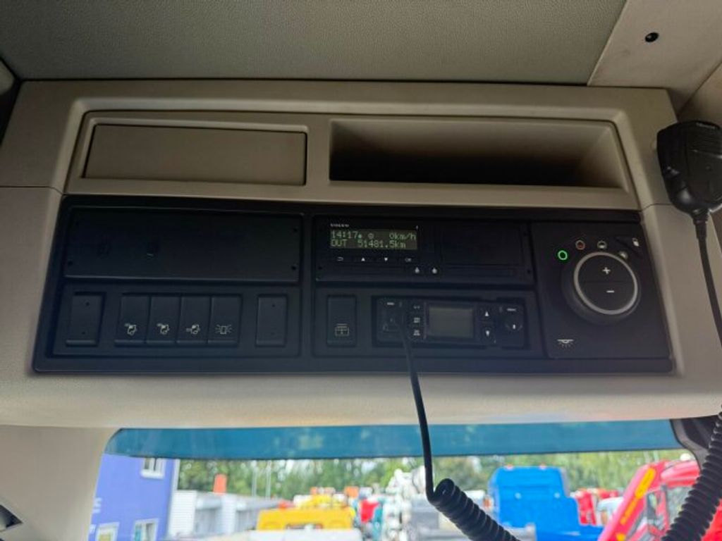 Volvo  (12)