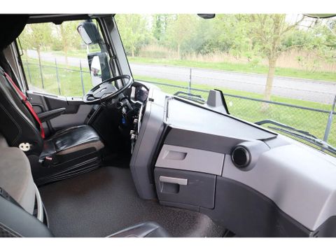 Renault
| 8X4 | RETARDER | BIG AXLES | 154.000 KM | EURO 6 | Hulleman Trucks [16]