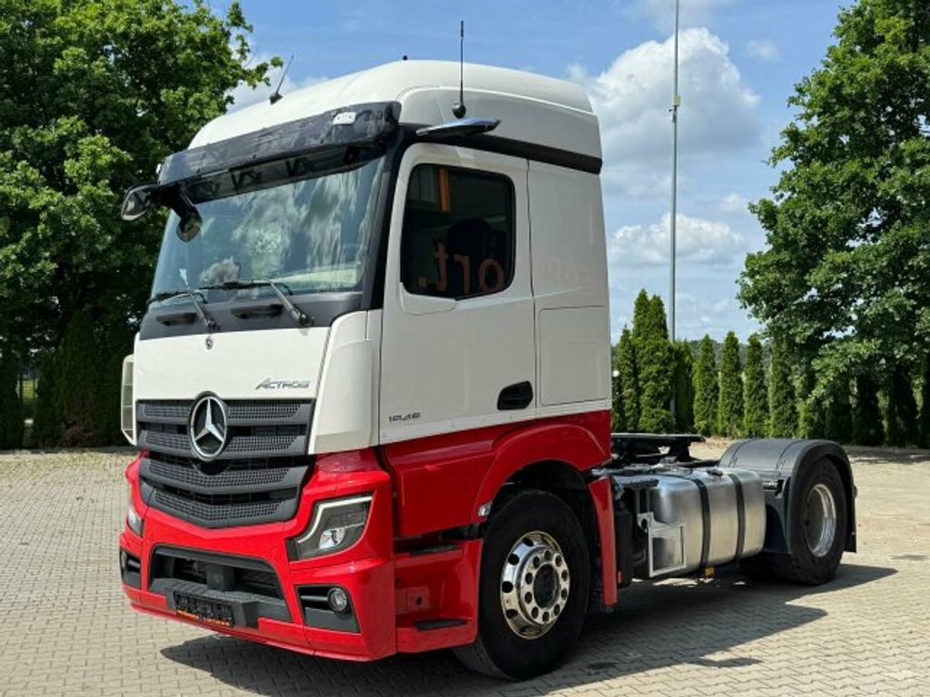 Mercedes-Benz  (2)