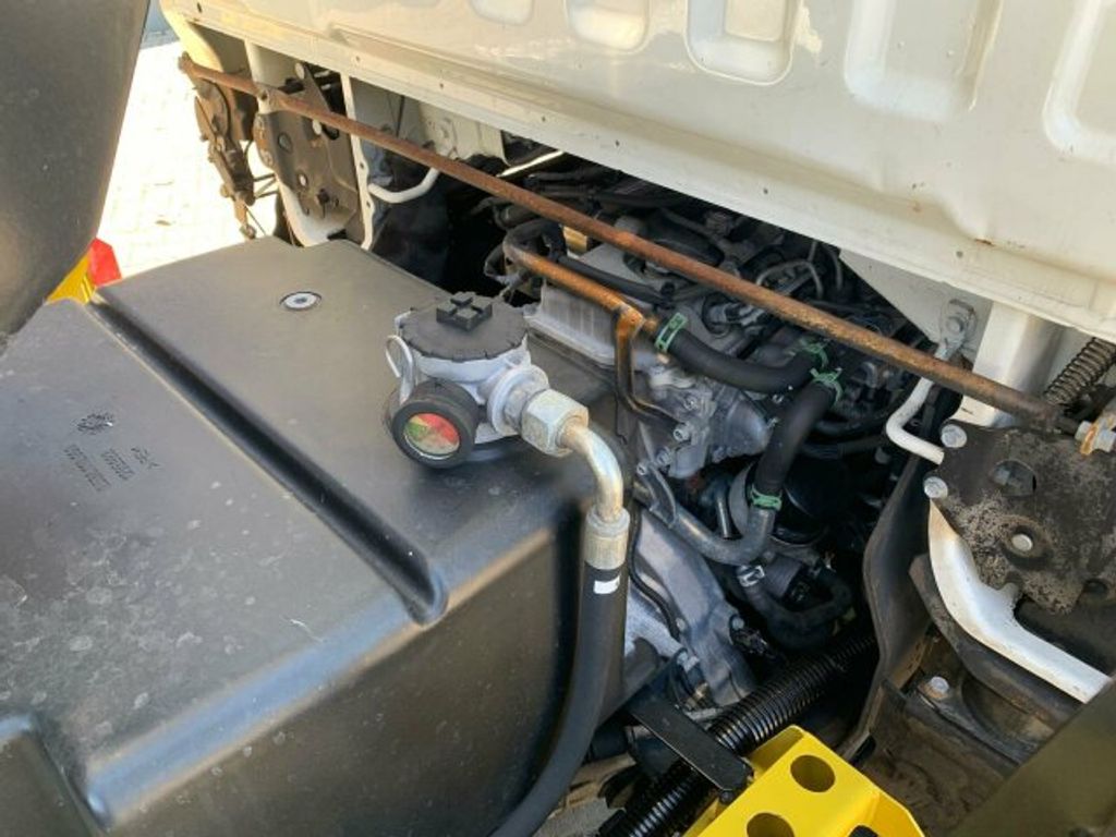 Nissan  (12)