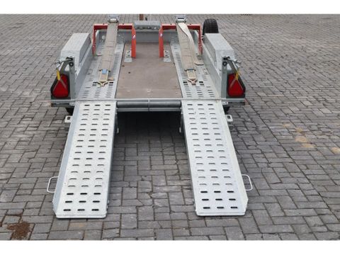 Brian James
DIGGER PLANT 2700 KG | TANDEM AXLE | MACHINE TRANSPORT | Hulleman Trucks [14]