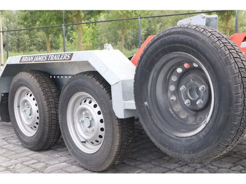 Brian James
DIGGER PLANT 2700 KG | TANDEM AXLE | MACHINE TRANSPORT | Hulleman Trucks [16]