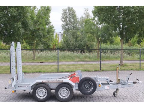 Brian James
DIGGER PLANT 2700 KG | TANDEM AXLE | MACHINE TRANSPORT | Hulleman Trucks [4]