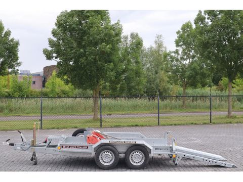 Brian James
DIGGER PLANT 2700 KG | TANDEM AXLE | MACHINE TRANSPORT | Hulleman Trucks [7]