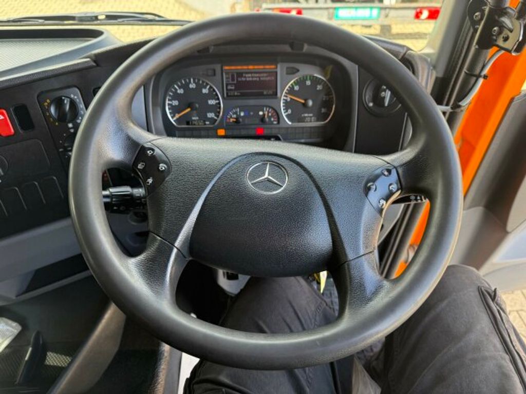 Mercedes-Benz  (11)