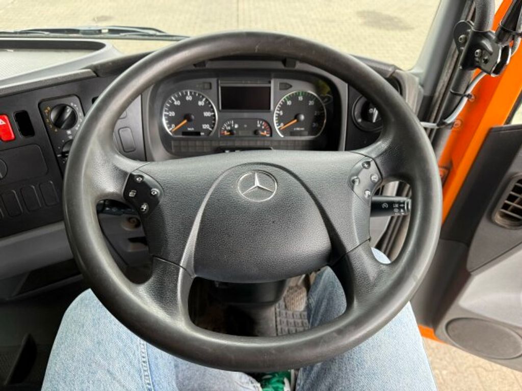 Mercedes-Benz  (9)