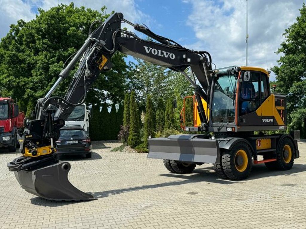 Volvo  (1)