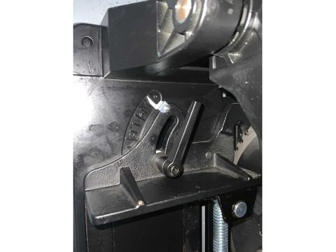 UF Equipment Afkortzaag Metaal | Used Machinery Trading B.V. [16]