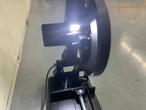 UF Equipment Afkortzaag Metaal | Used Machinery Trading B.V. [18]