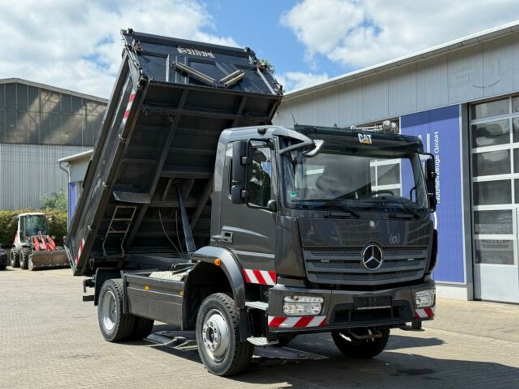 Mercedes-Benz  (2)