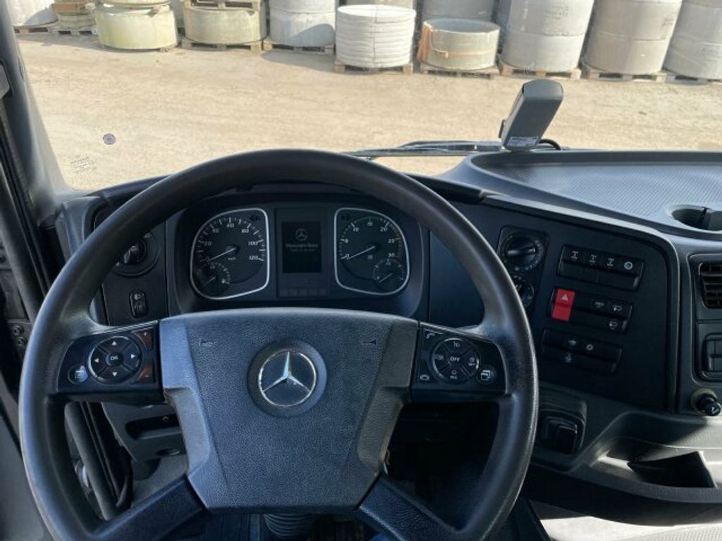 Mercedes-Benz  (8)