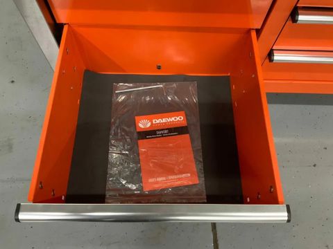 Daewoo Gereedschapswagen | Used Machinery Trading B.V. [9]