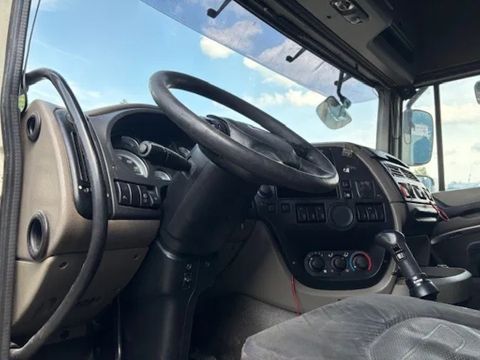 DAF SPACECAB (ZF-MANUAL GEARBOX / 2x DIESELTANK / MX-ENGINE BRAKE / AIRCONDITIONING / FRIDGE / ETC. | Engel Trucks B.V. [7]