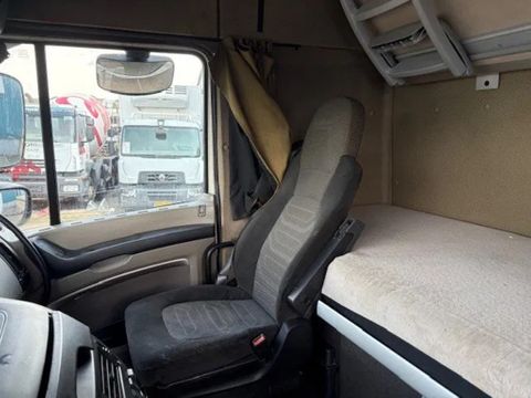 DAF SPACECAB (ZF-MANUAL GEARBOX / 2x DIESELTANK / MX-ENGINE BRAKE / AIRCONDITIONING / FRIDGE / ETC. | Engel Trucks B.V. [9]