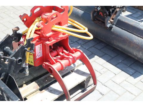 Takeuchi
TB235-2 | TREE CUTTER | GRAB | TILT + 5 ATTACHMENTS | Hulleman Trucks [16]