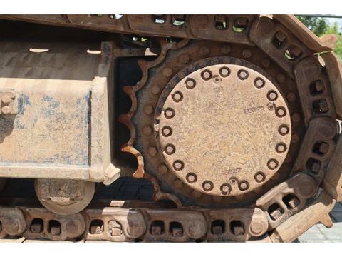Hitachi
ZX350LC-6 | 90% UNDERCARRIAGE | BUCKET | HAMMERLINES | Hulleman Trucks [12]