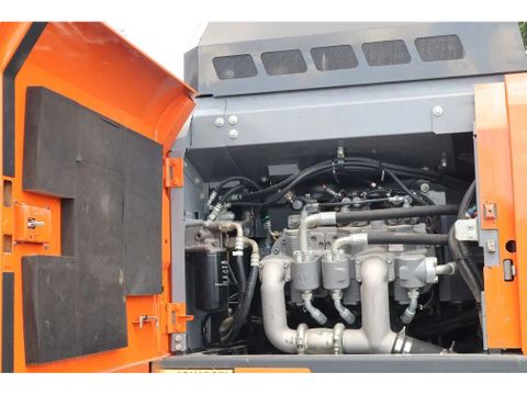 Hitachi
ZX350LC-6 | 90% UNDERCARRIAGE | BUCKET | HAMMERLINES | Hulleman Trucks [14]