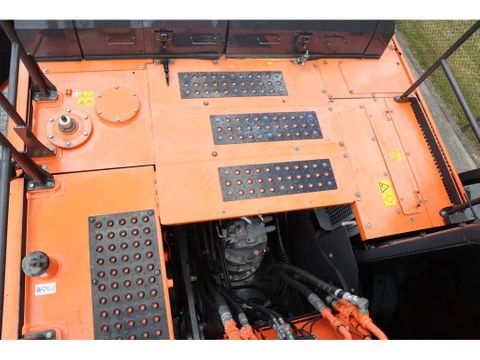 Hitachi
ZX350LC-6 | 90% UNDERCARRIAGE | BUCKET | HAMMERLINES | Hulleman Trucks [15]