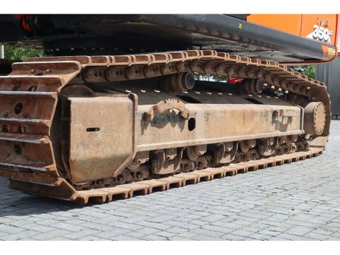 Hitachi
ZX350LC-6 | 90% UNDERCARRIAGE | BUCKET | HAMMERLINES | Hulleman Trucks [9]